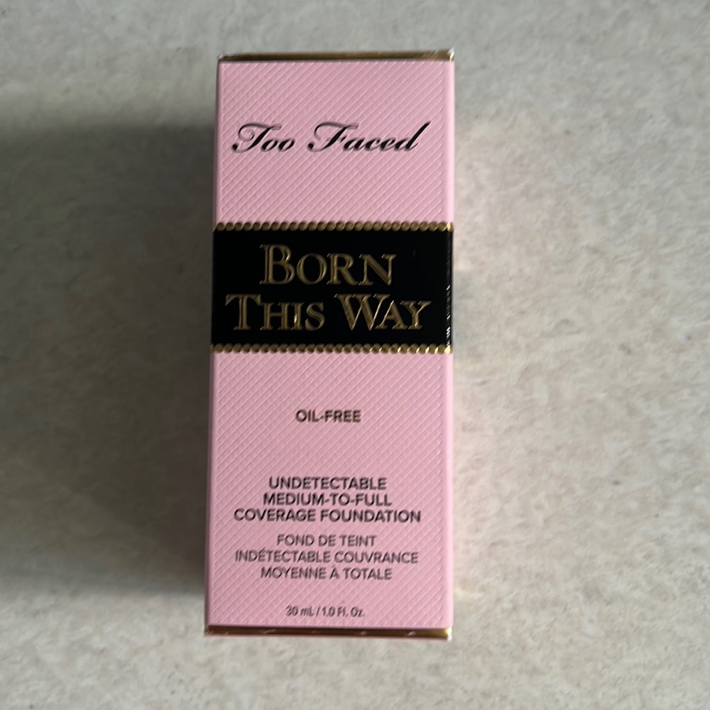 Too Faced born this way foundation in Porcelain